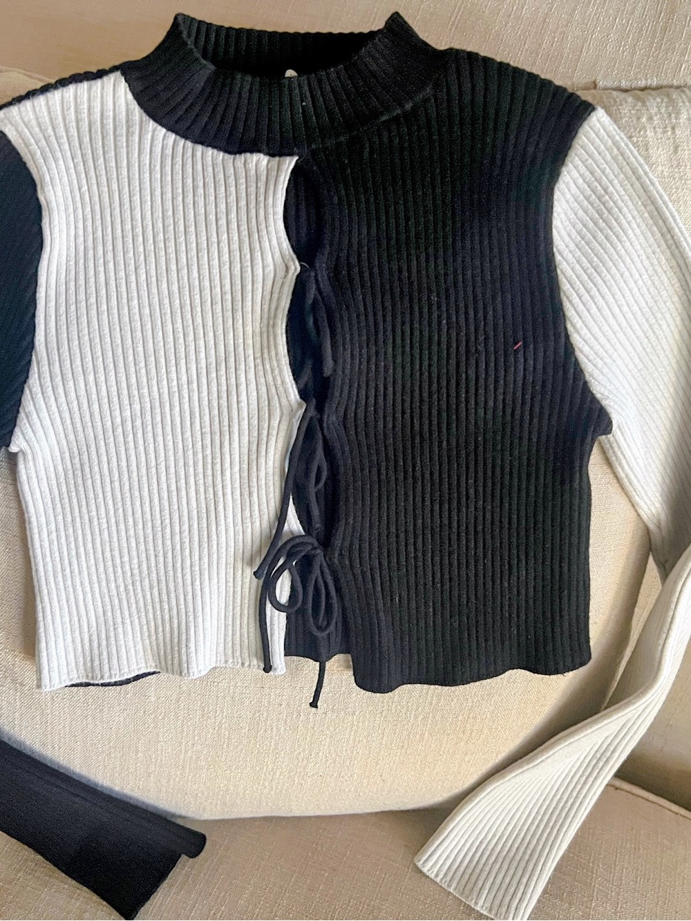 Zara Black and White Ribbed Knit Top Small